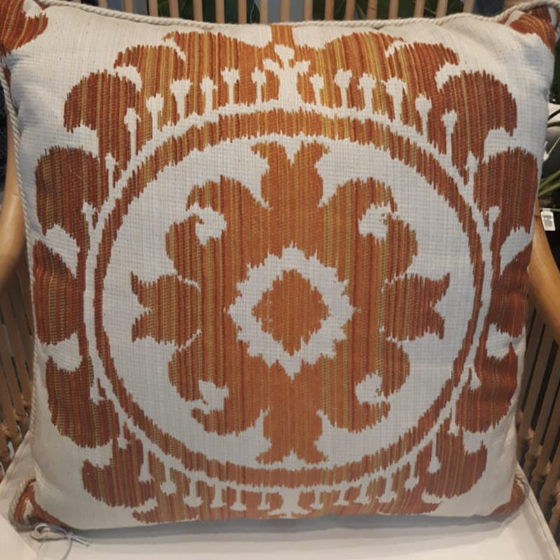 Ikat Leo