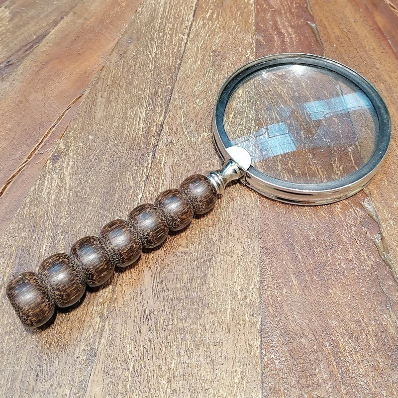 Meryl Magnifying Glass