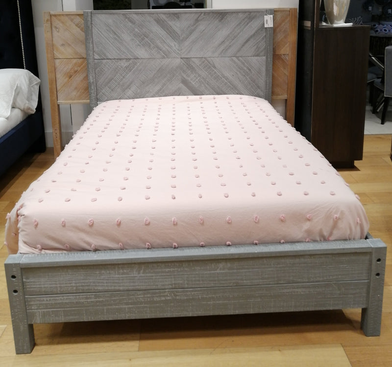 Chevron Full Bed – Rustic Grey Color